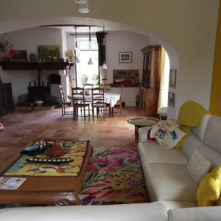 Chez Nicole Bed & Breakfast 3*